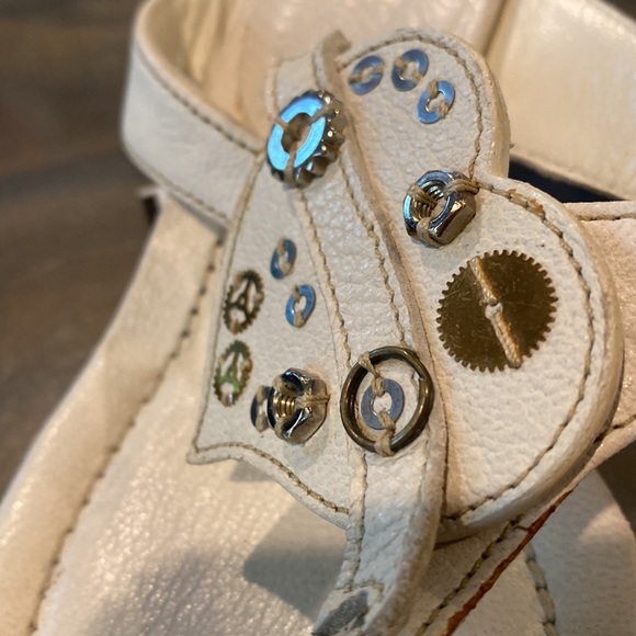 Brand New White Prada Sandals. Size 38 1/2. - Picture 3 of 8